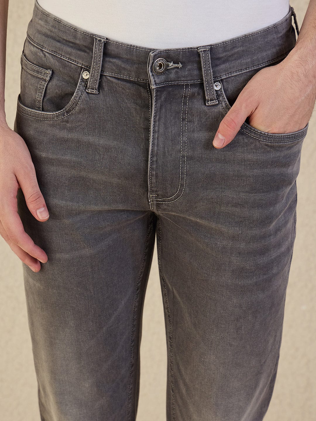 Iconic Men Grey Solid Slim Fit Jeans