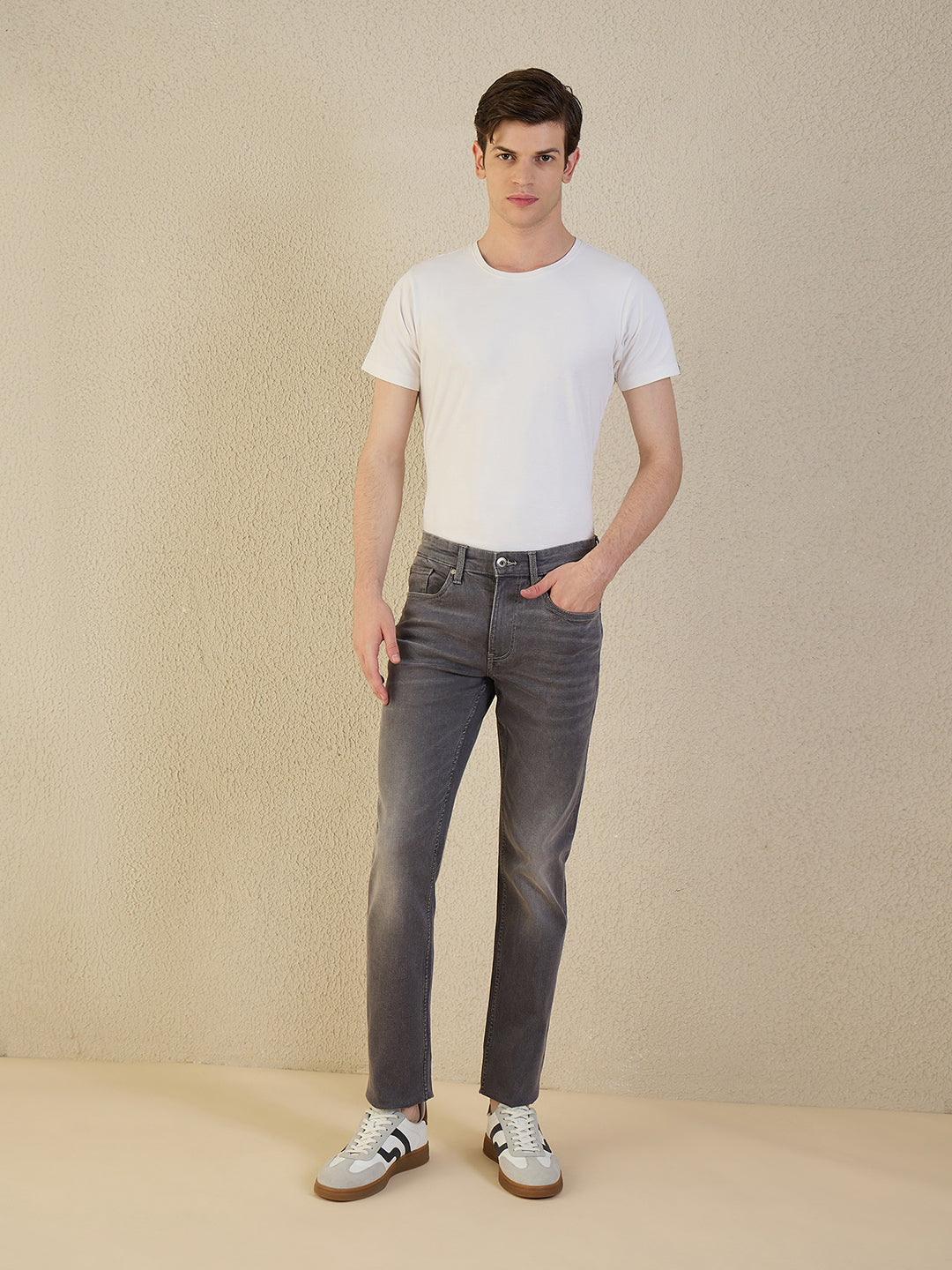 Iconic Men Grey Solid Slim Fit Jeans