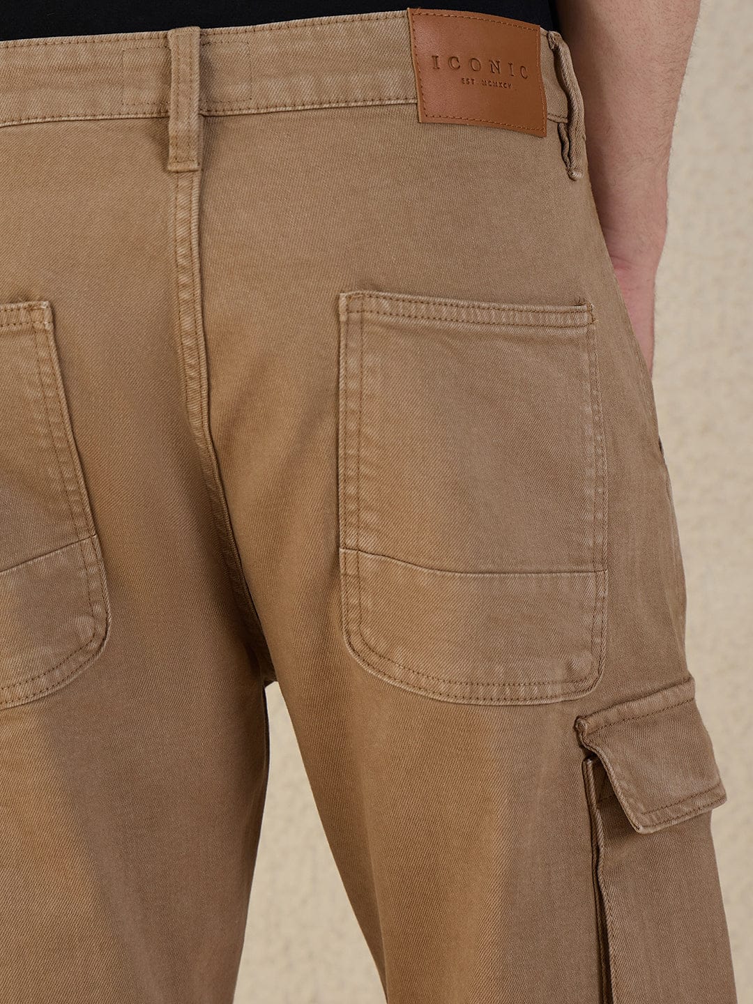 Iconic Men Brown Solid Cargo Fit Jeans