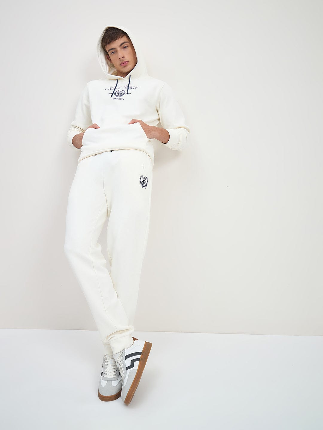 ICONIC Men White HoOD Regular Fit Textured Hooded Sweatshirt With Kangaroo Pockets