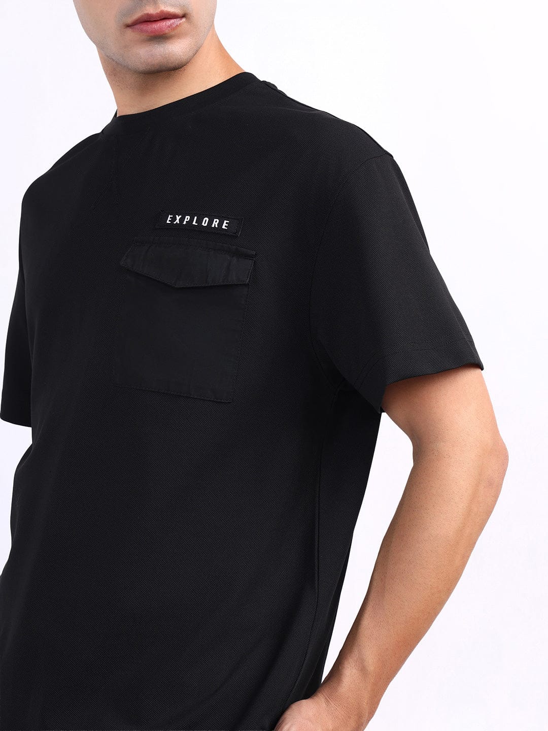 Iconic Men Black Solid Crew Neck Tshirt