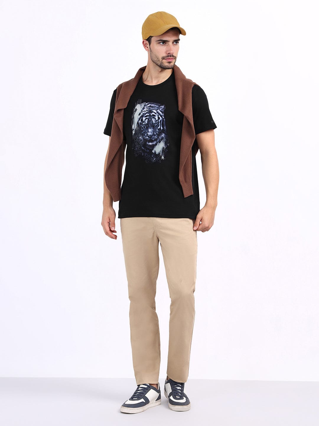 Iconic Men Black Solid Crew Neck Tshirt