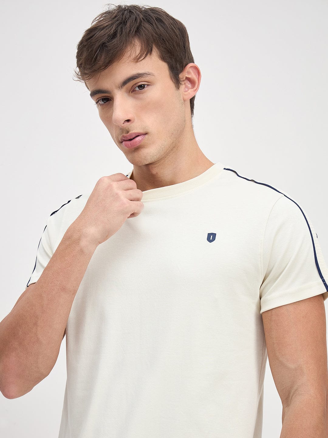 ICONIC Men Off White Solid Crew Neck Regular Fit T-Shirt