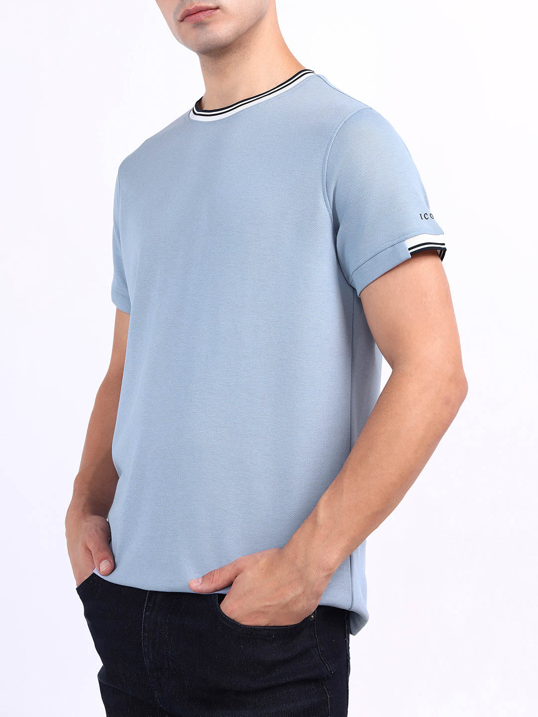 Iconic Men Blue Textured Crew Neck Tshirt
