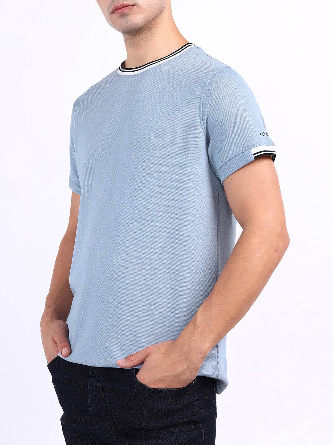 Iconic Men Blue Textured Crew Neck Tshirt
