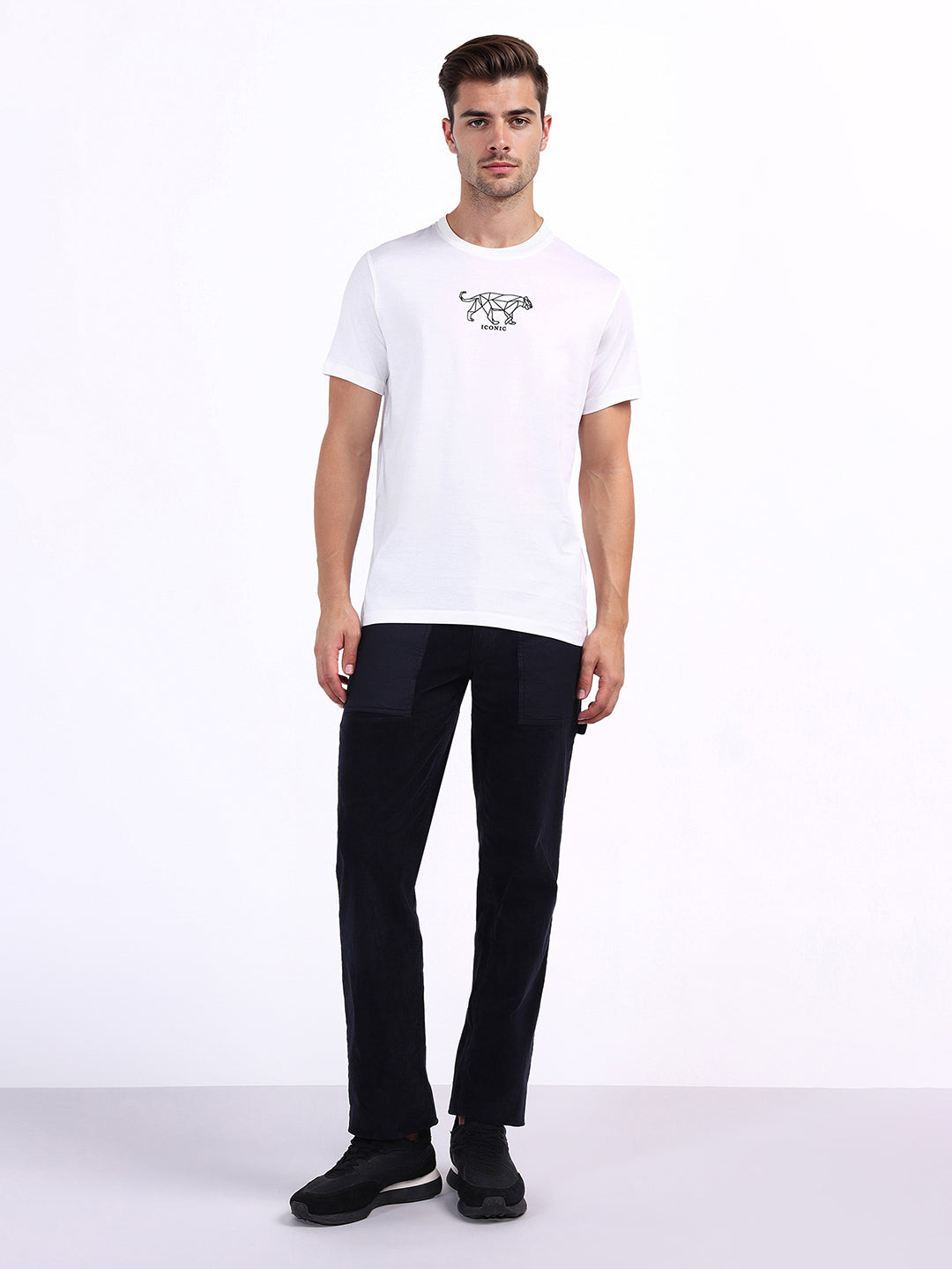 Iconic Men White Solid Crew Neck Tshirt