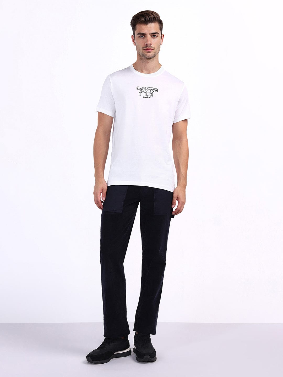 Iconic Men White Solid Crew Neck Tshirt