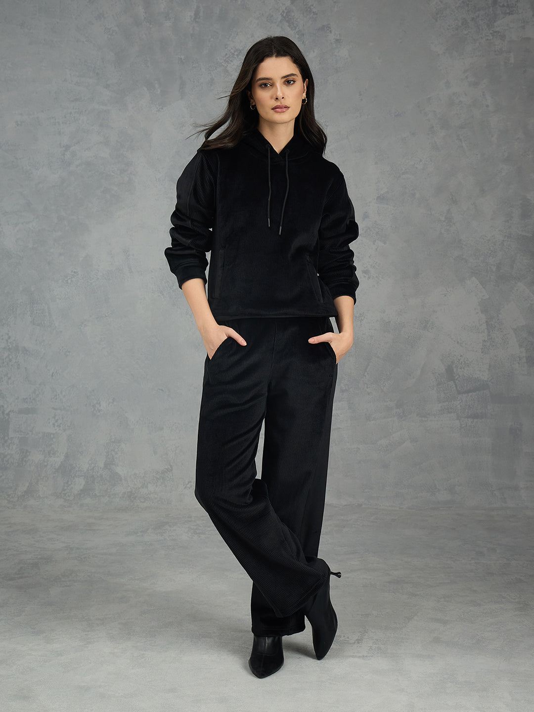 Iconic Women Black Solid Straight Fit Sweat Pant