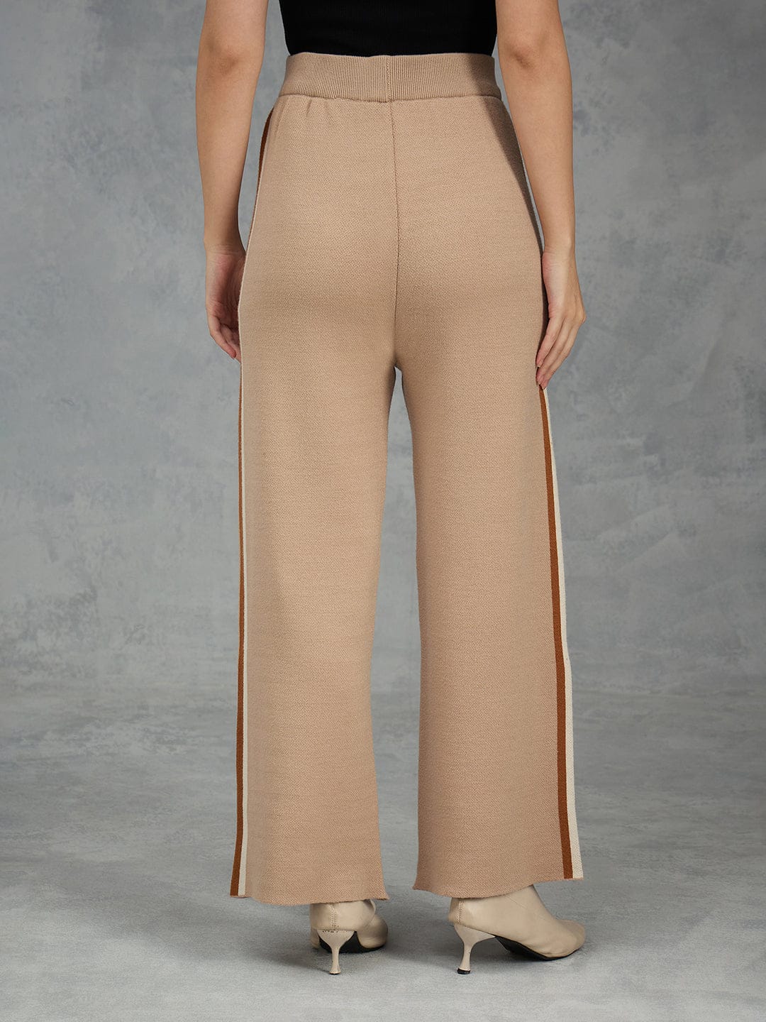 Iconic Women Beige Solid Straight Fit Sweat Pant