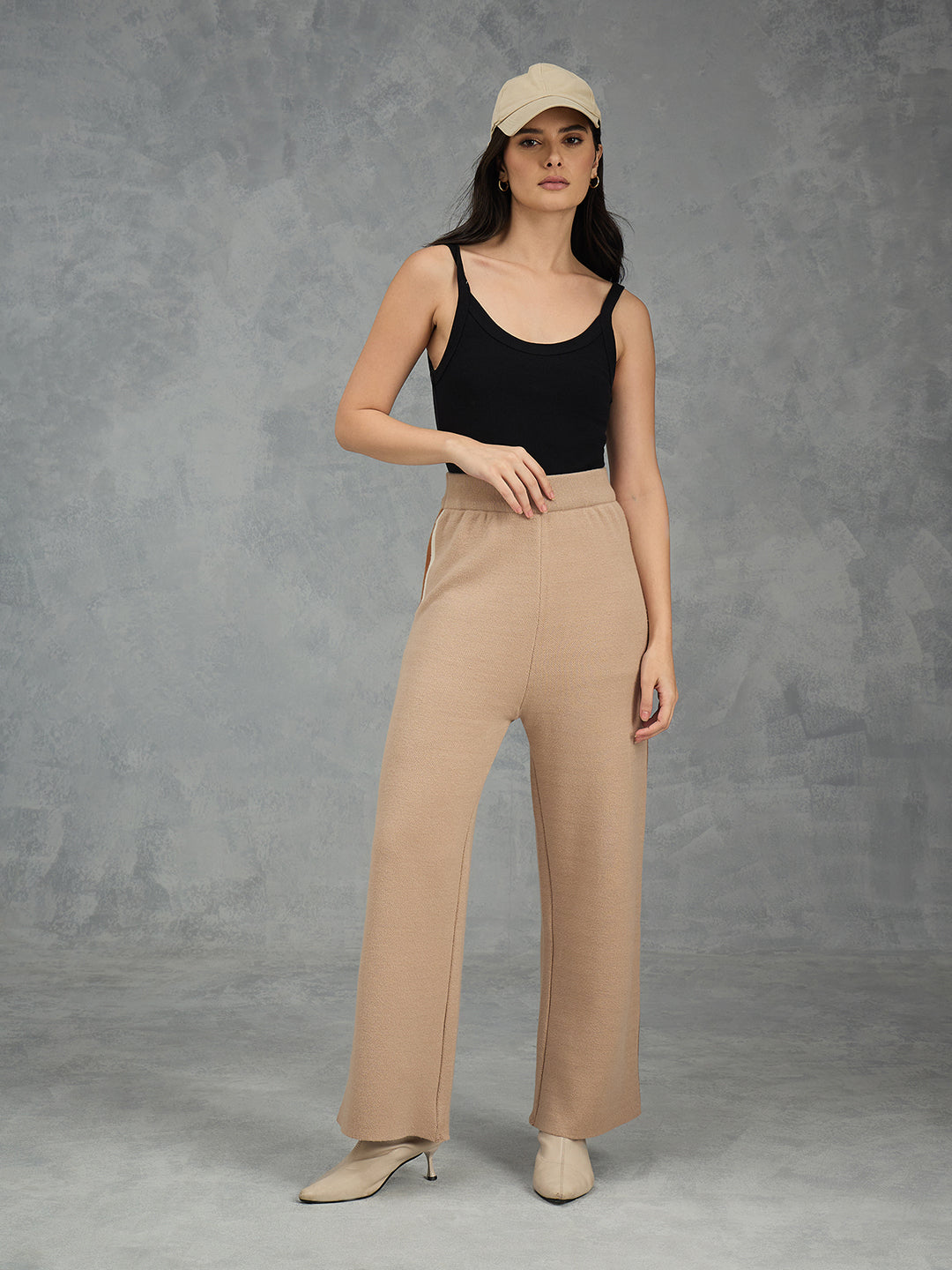 Iconic Women Beige Solid Straight Fit Sweat Pant