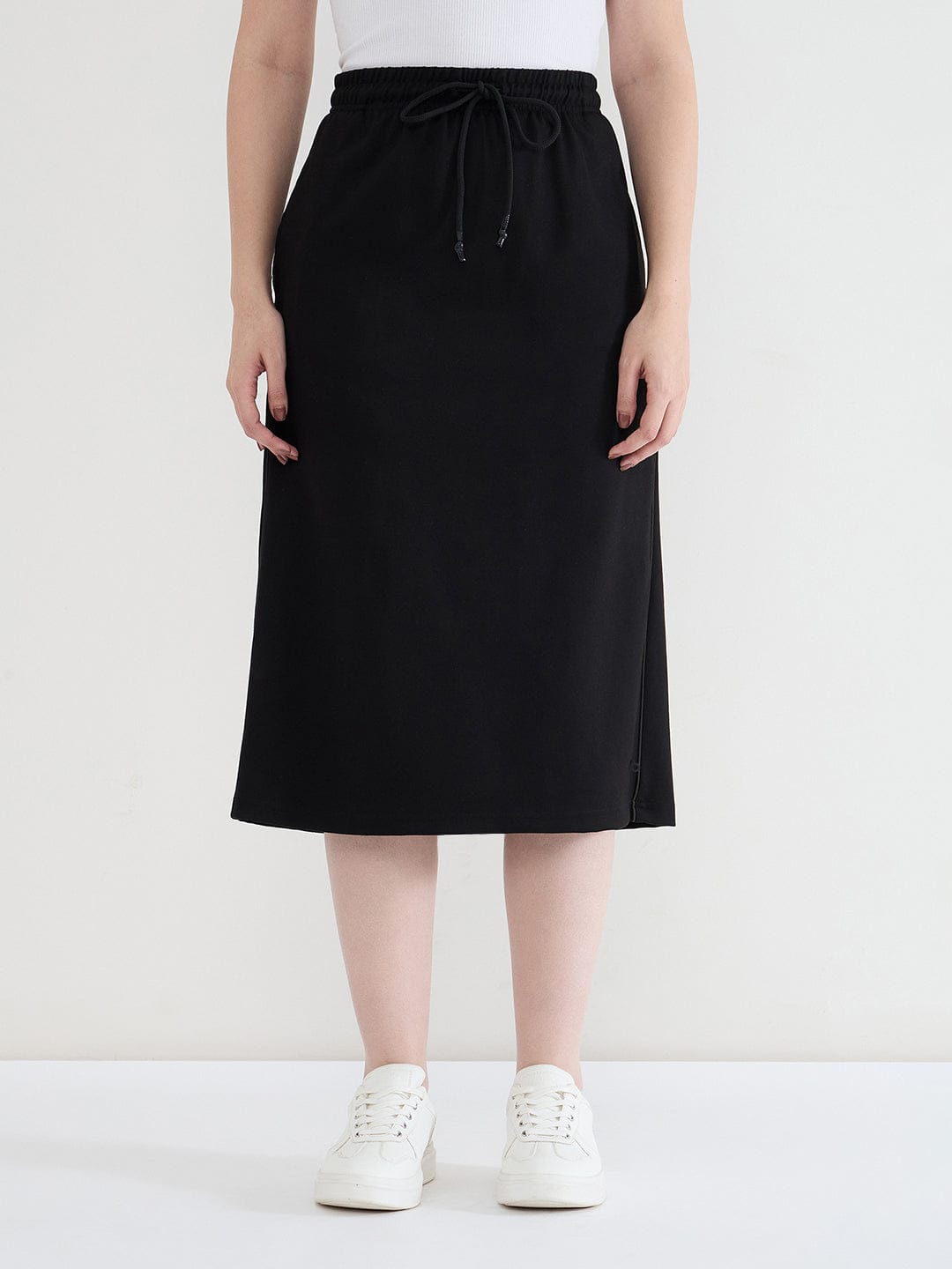 Iconic Women Black Solid Midi Skirt