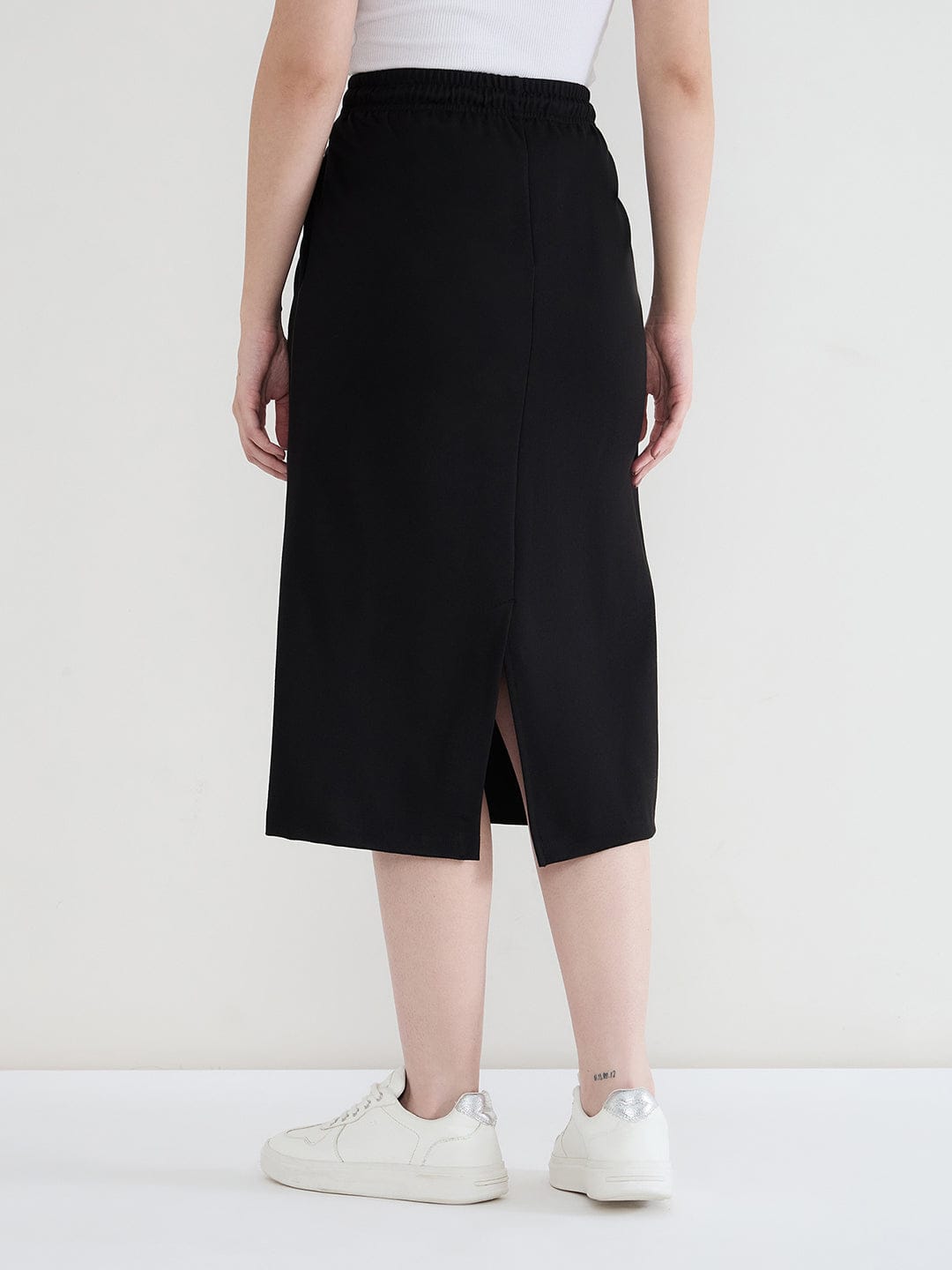 Iconic Women Black Solid Midi Skirt