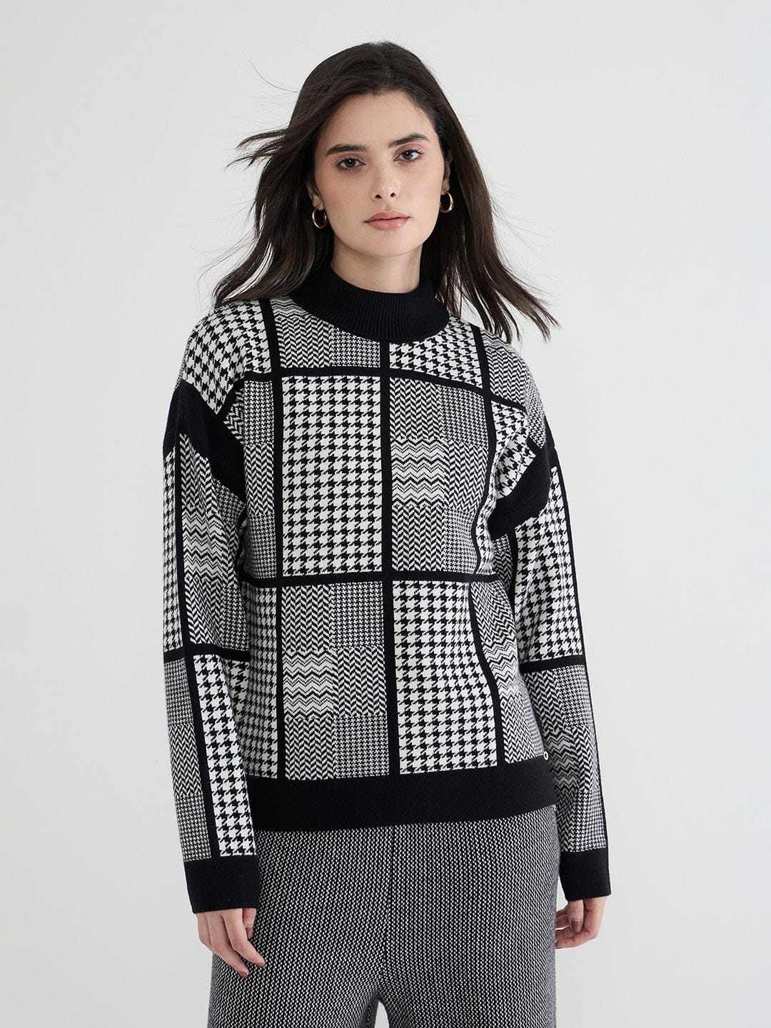 Iconic Women Black Textured Round Neck Sweater