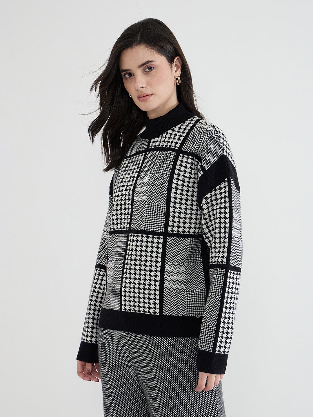 Iconic Women Black Textured Round Neck Sweater