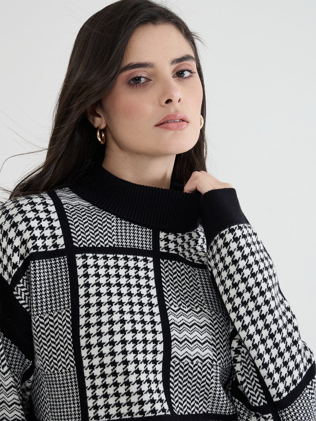 Iconic Women Black Textured Round Neck Sweater