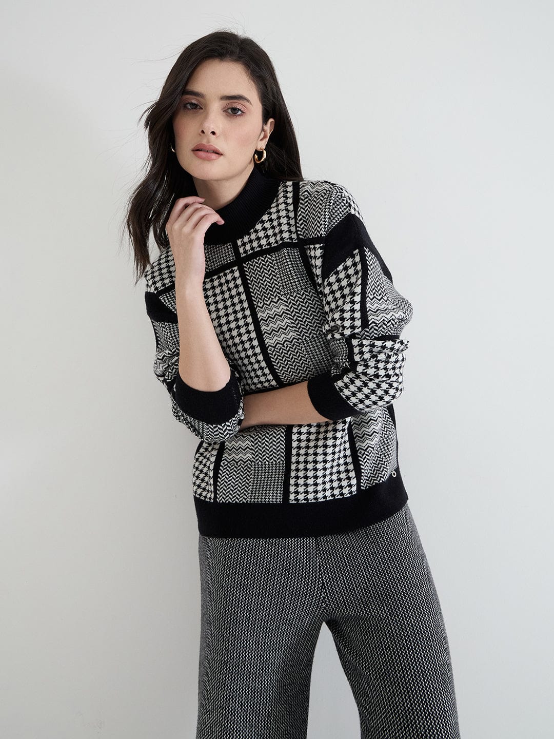 Iconic Women Black Textured Round Neck Sweater