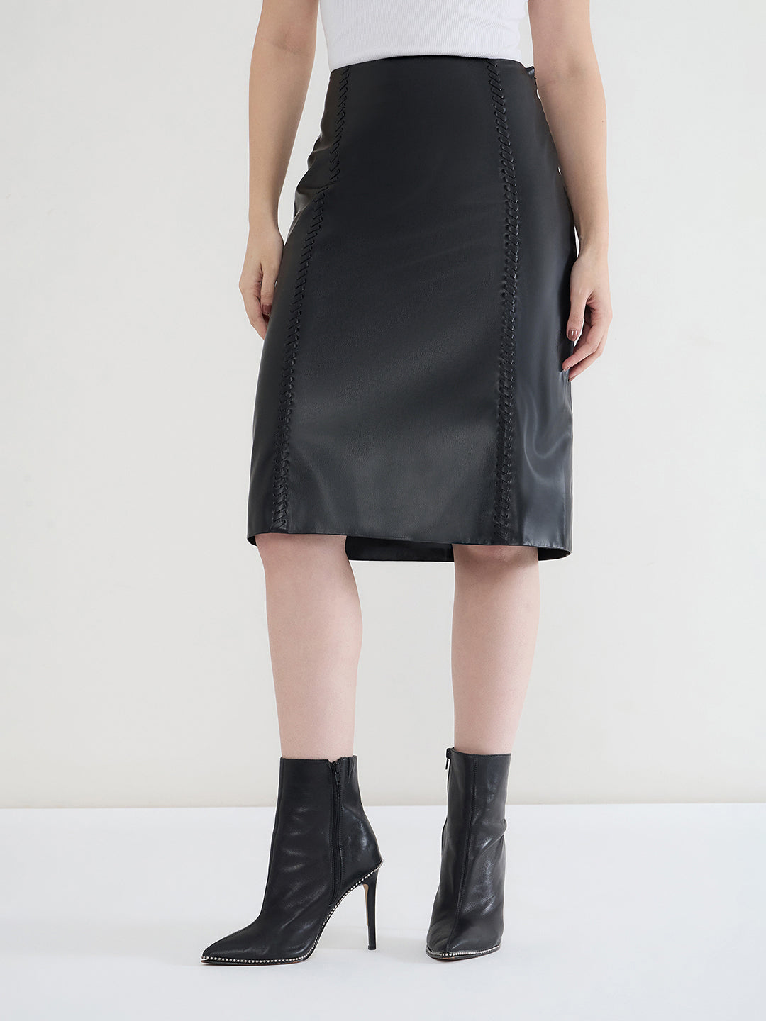 Iconic Women Black Solid Straight Fit Midi Skirt