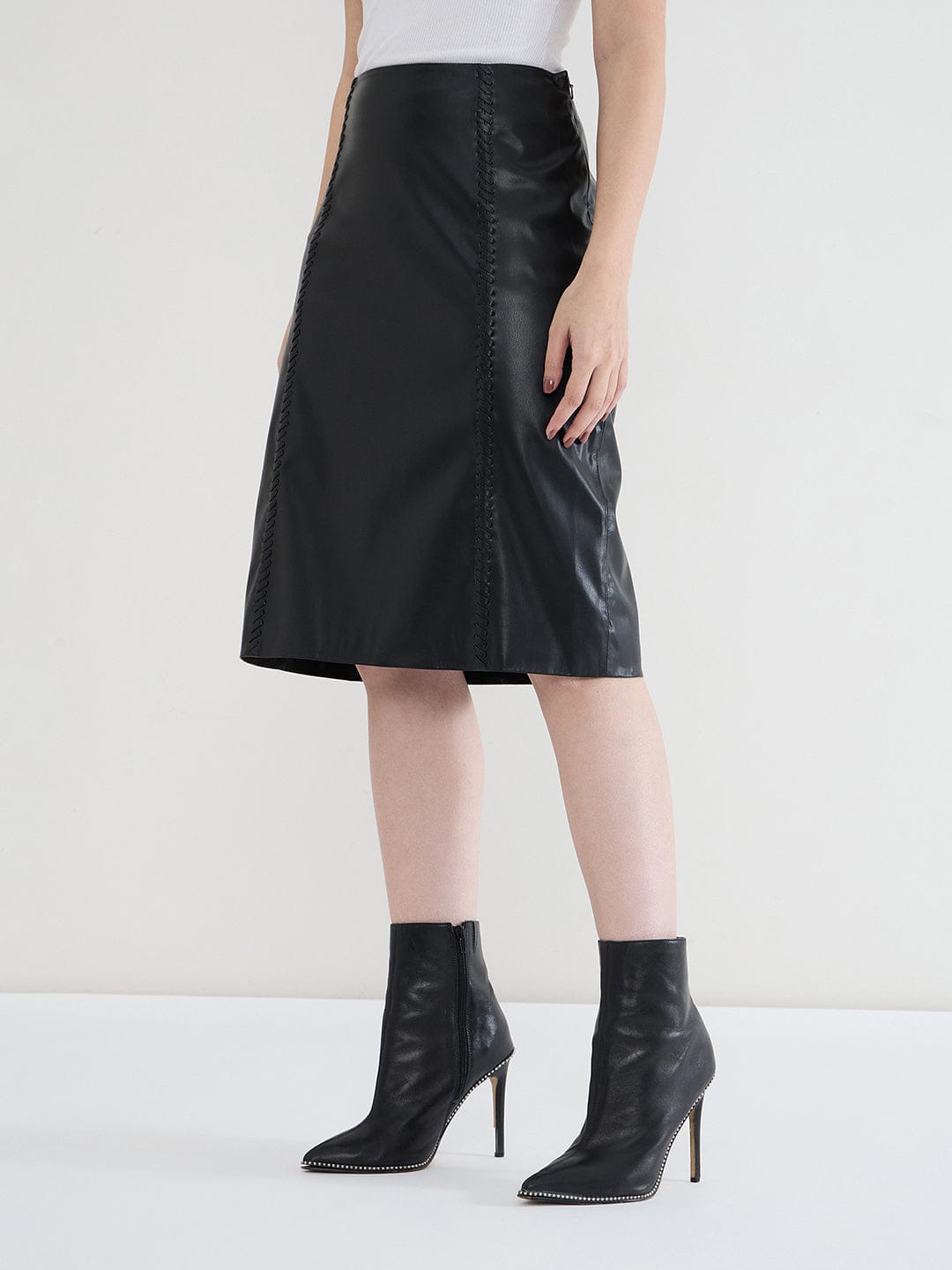 Iconic Women Black Solid Straight Fit Midi Skirt