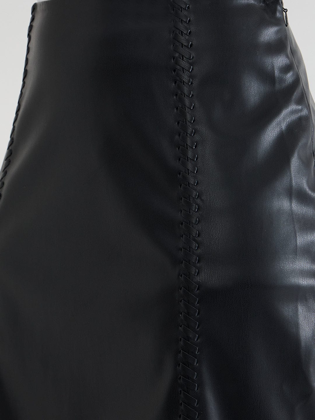 Iconic Women Black Solid Straight Fit Midi Skirt