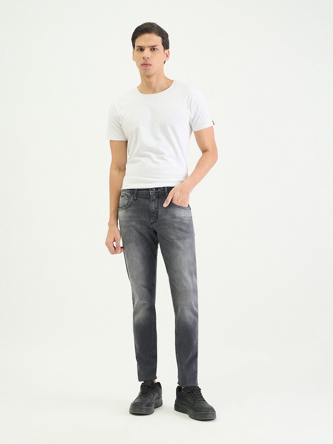 Antony Morato Men Tapered Fit Charcoal Grey Solid Jeans