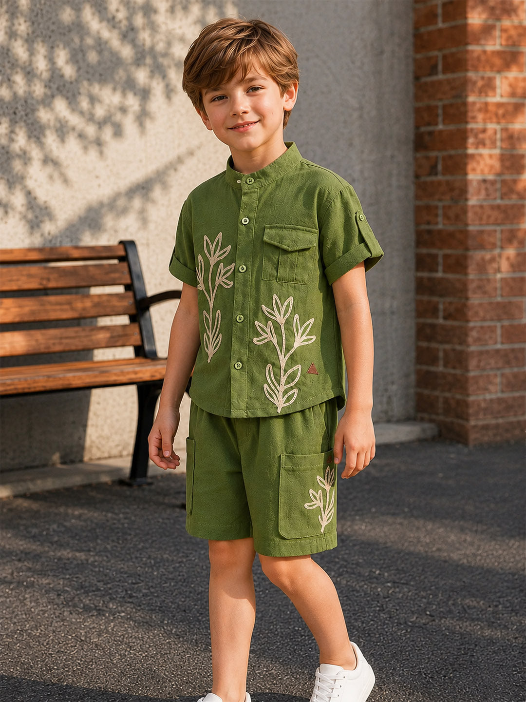 Blue Giraffe Boys Olive Green Solid Regular Fit Pure Cotton Shorts