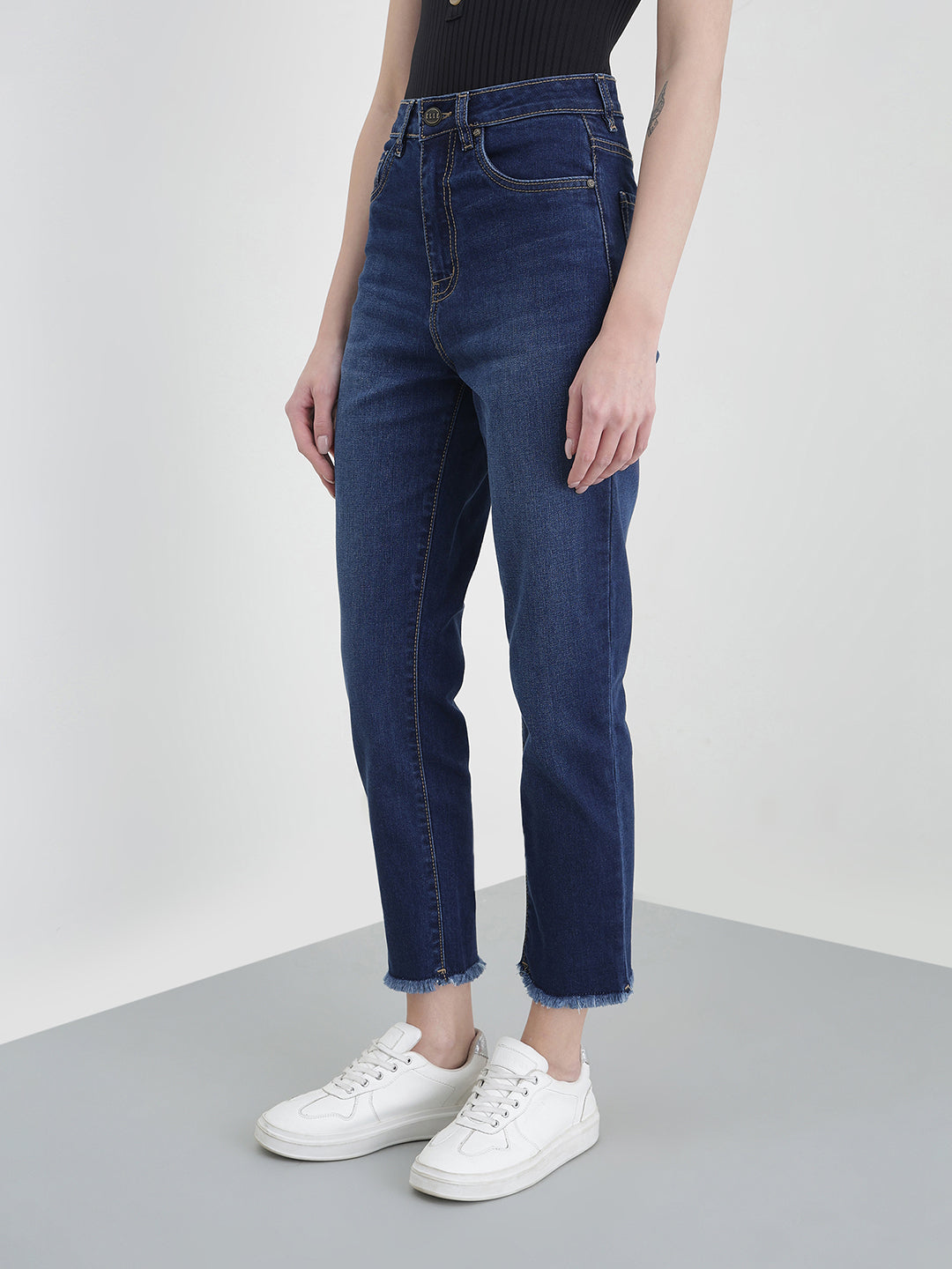 ELLE Women Blue Solid Slim Straight Fit Jeans