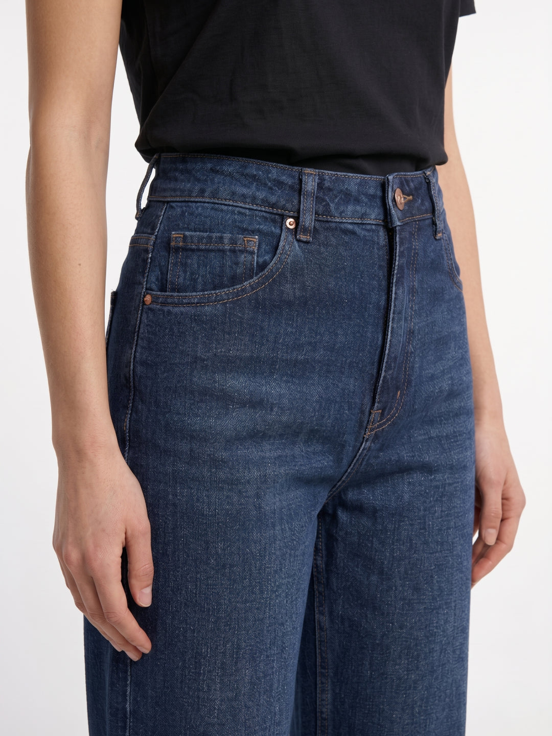 Elle Women Blue Straight Fit High Rise Cotton Jeans