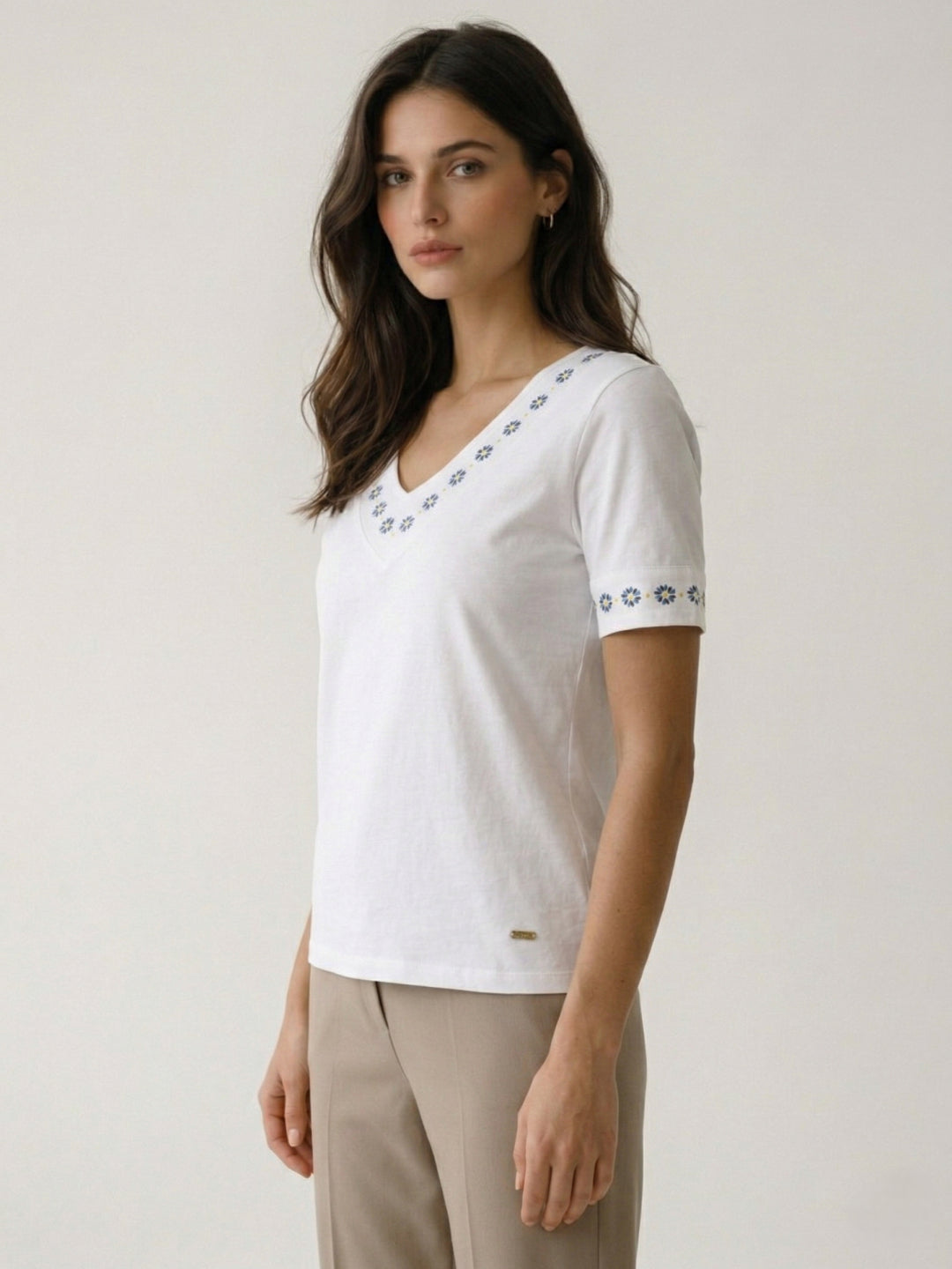 Elle Women White Printed Relaxed Fit Cotton T-Shirt