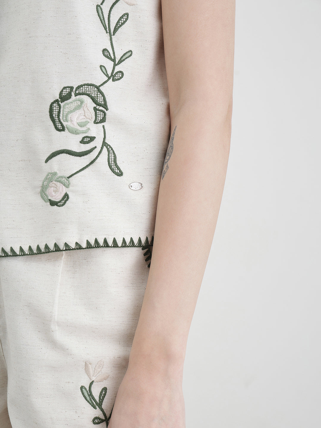 ELLE Women Cream Floral Top