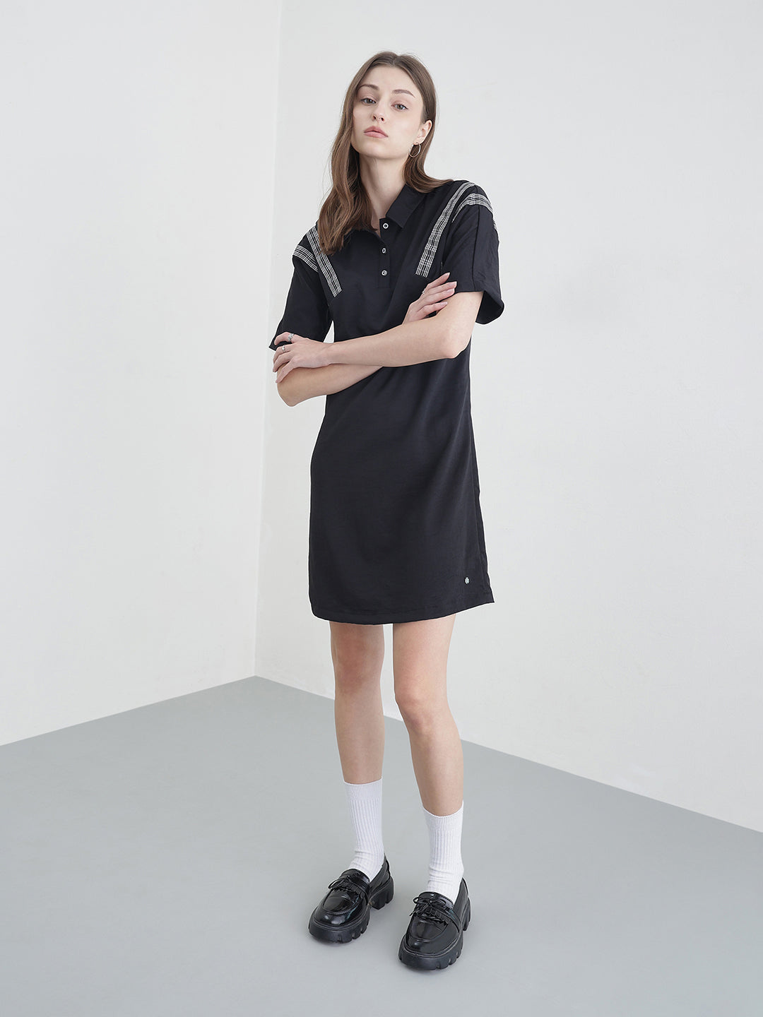 Iconic Women Black Solid Loose Fit Dress