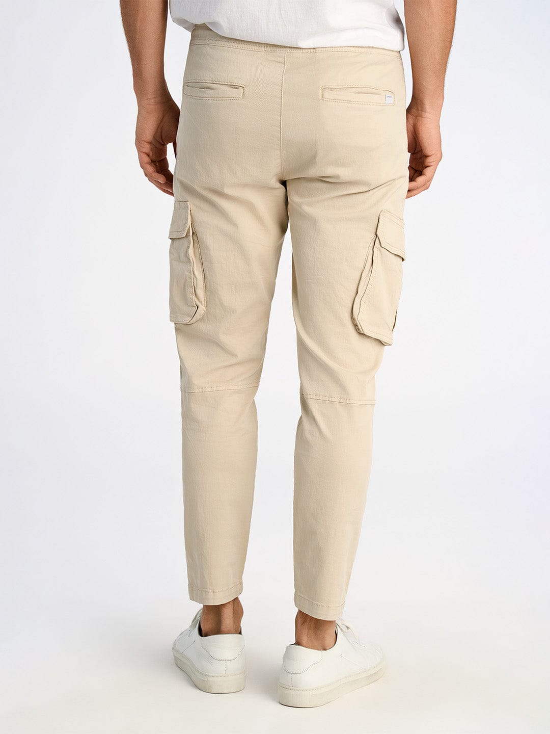 Lindbergh Men Cream Carrot Fit Solid Trouser
