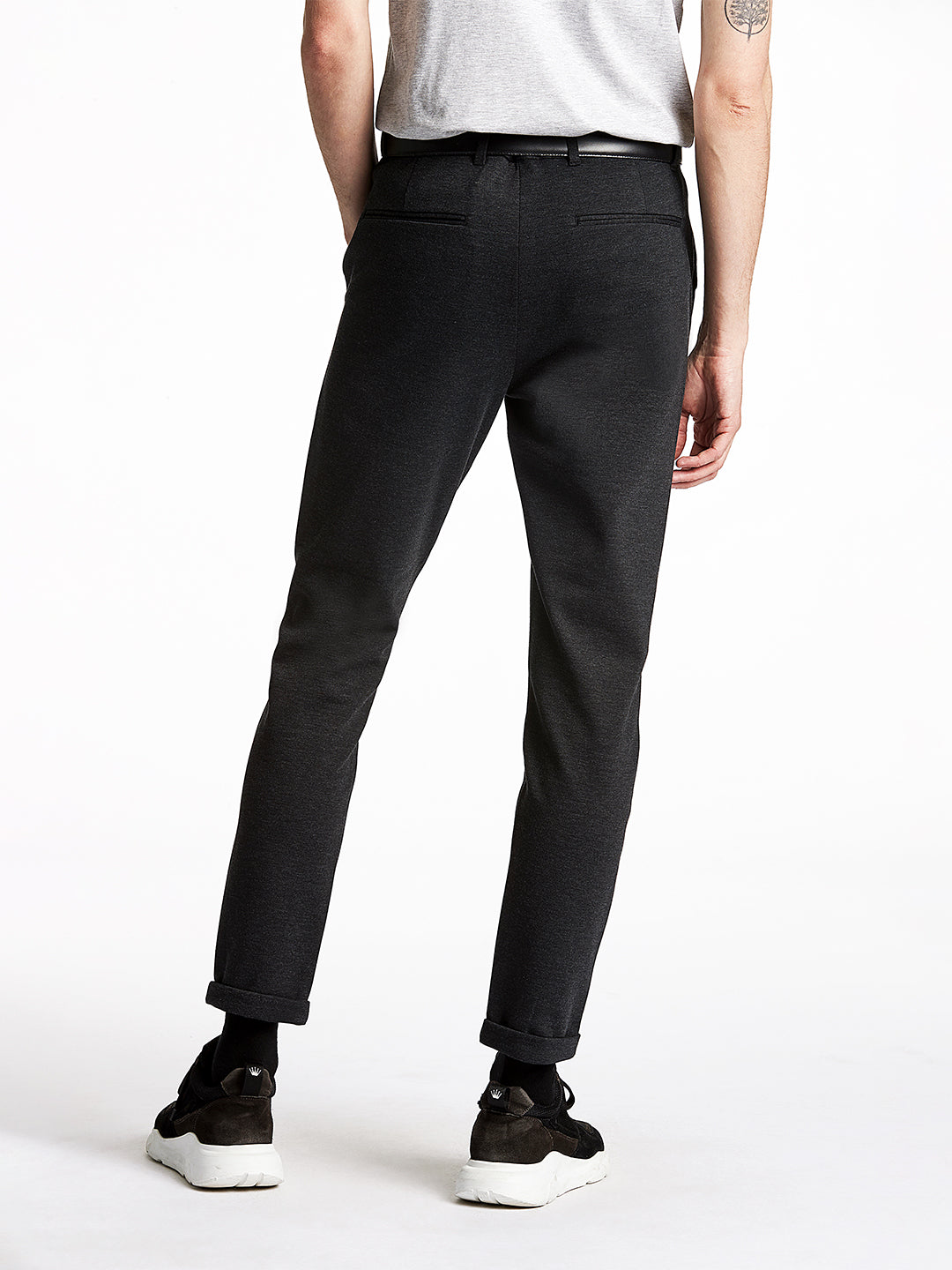 Lindbergh Men Grey Slim Fit Solid Trouser