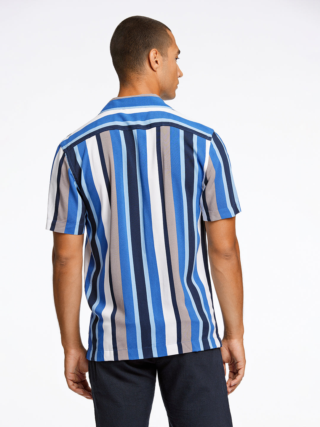 Lindbergh Men Blue Relaxed Fit Striped Shirt Collar Shirt