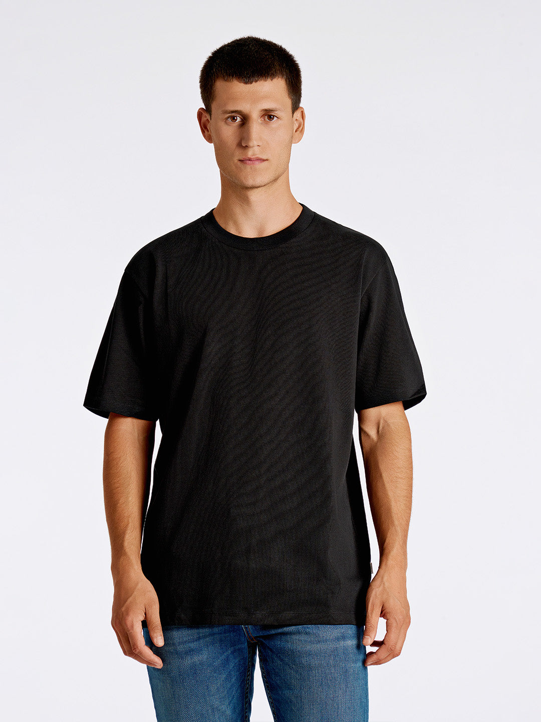 Lindbergh Men Black Oversize Fit Solid Round Neck Tshirt