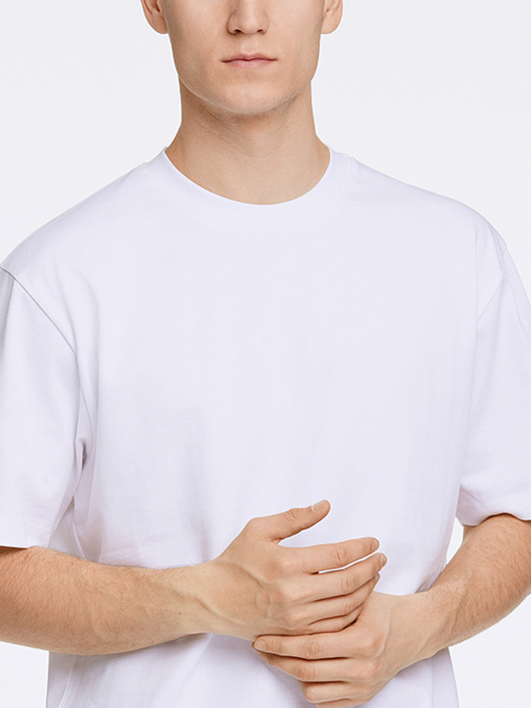 Lindbergh Men Purple Oversize Fit Solid Round Neck Tshirt