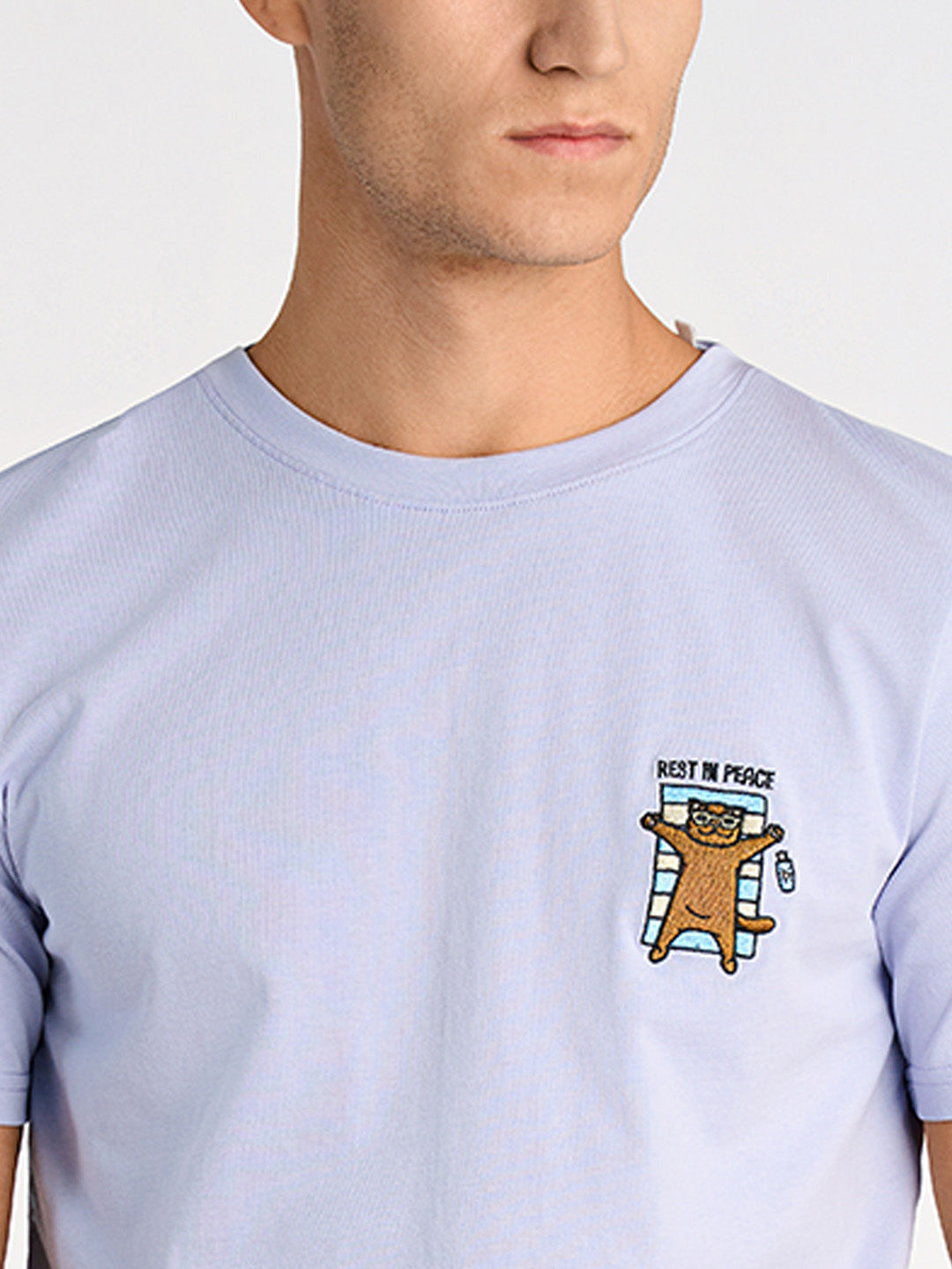 Lindbergh Men Purple Relaxed Fit Solid Round Neck Tshirt