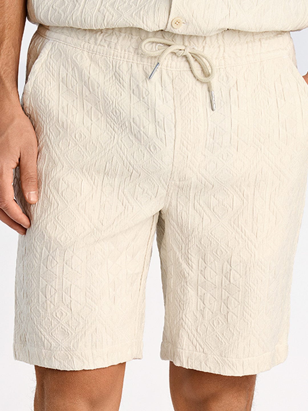 Lindbergh Men Cream Relaxed Fit Jacquard Shorts