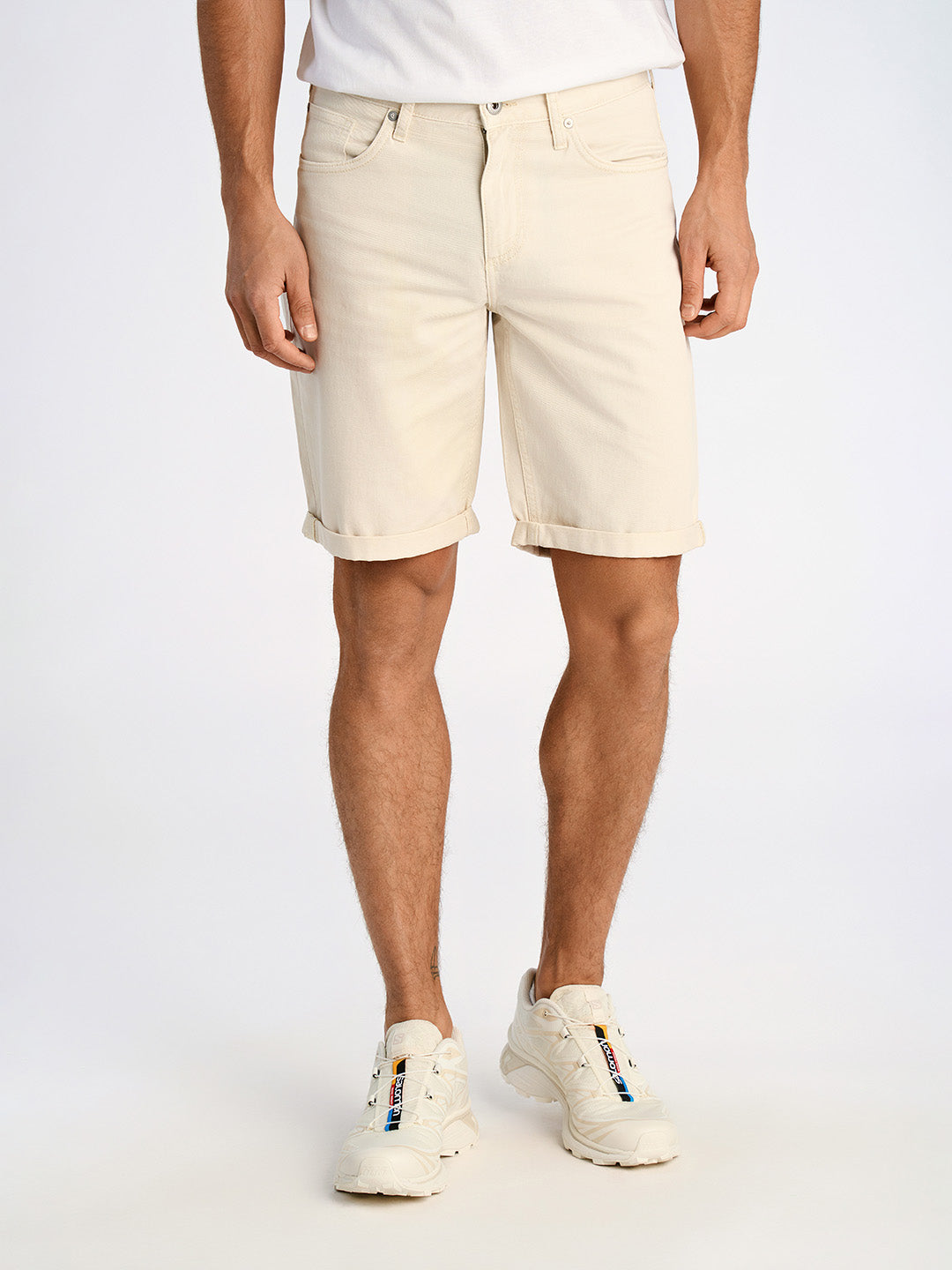 Lindbergh Men Cream Slim Fit Solid Shorts