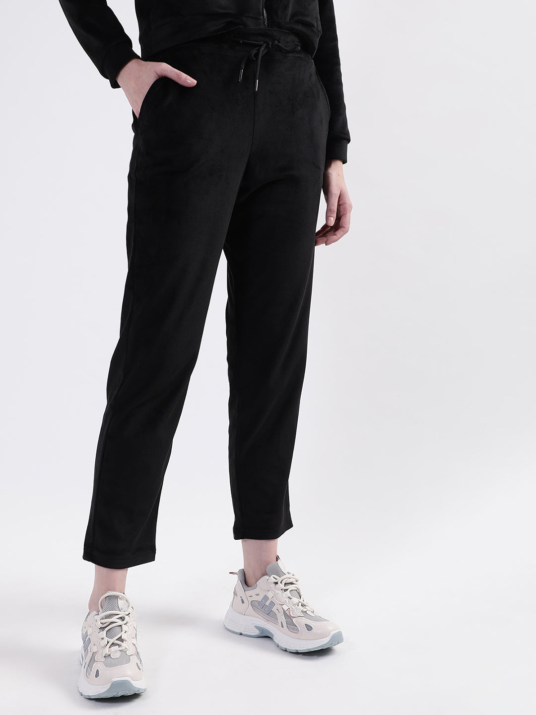 Elle Women Black Solid Regular Fit Sweatpant