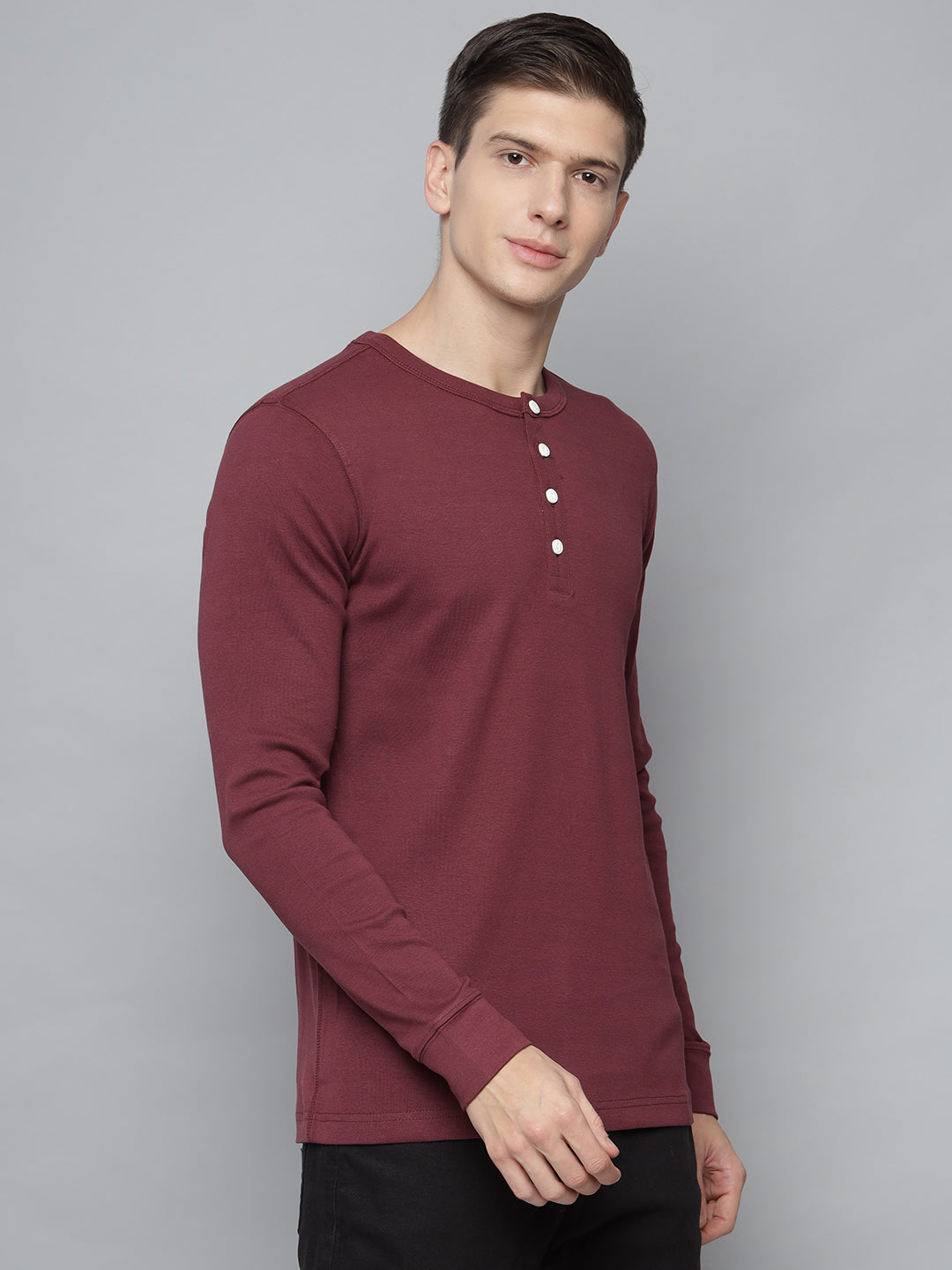 Lindbergh Men Maroon Solid Round Neck TShirt