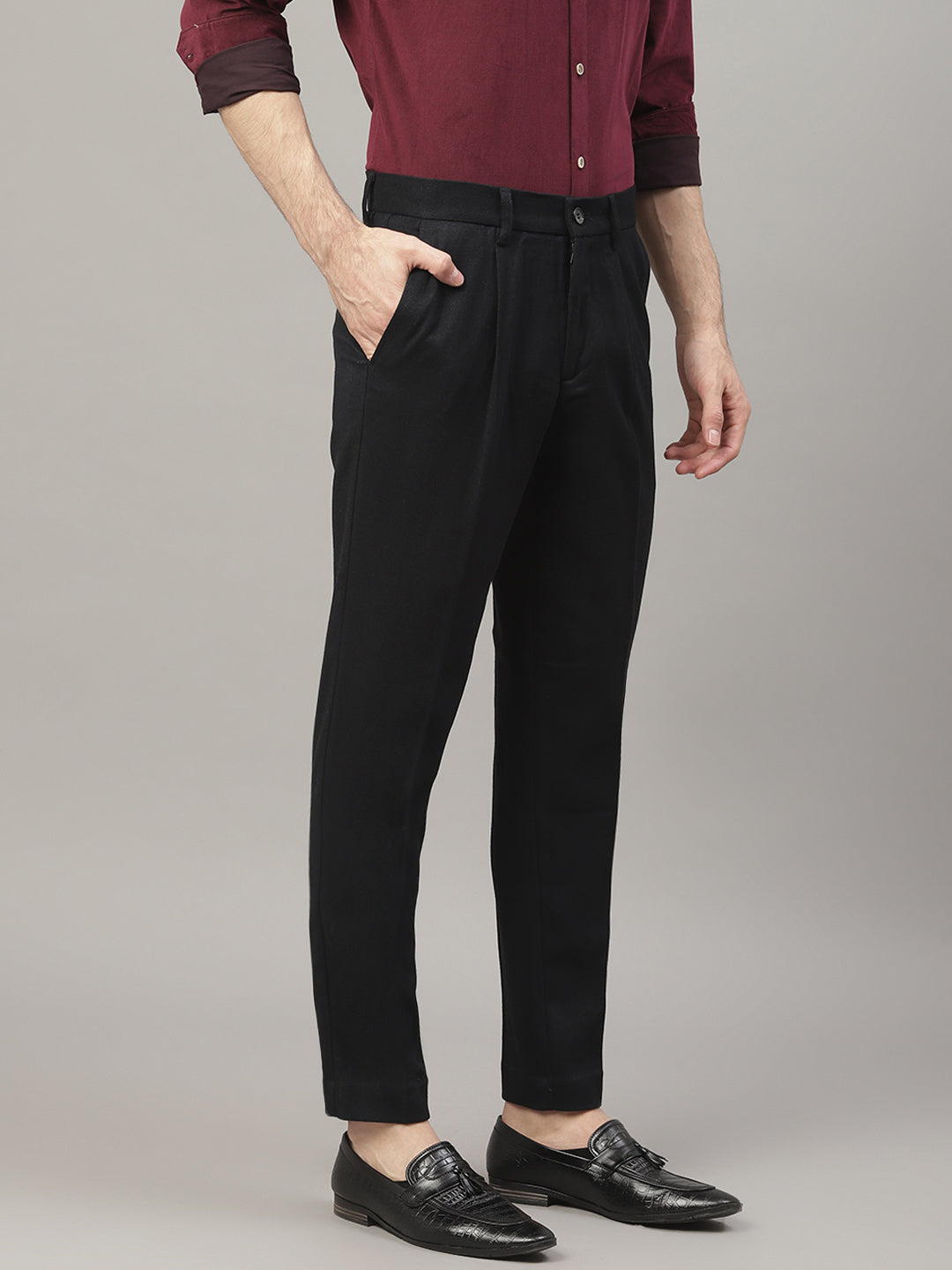 Lindbergh Men Navy Blue Solid Relaxed Fit Trouser