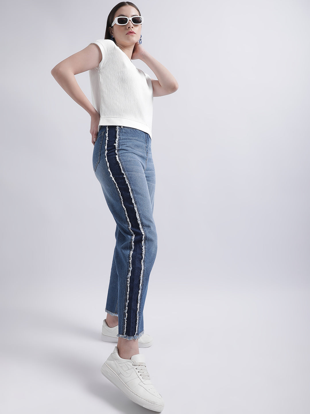 Iconic Women Blue Solid Relaxed Fit Jeans
