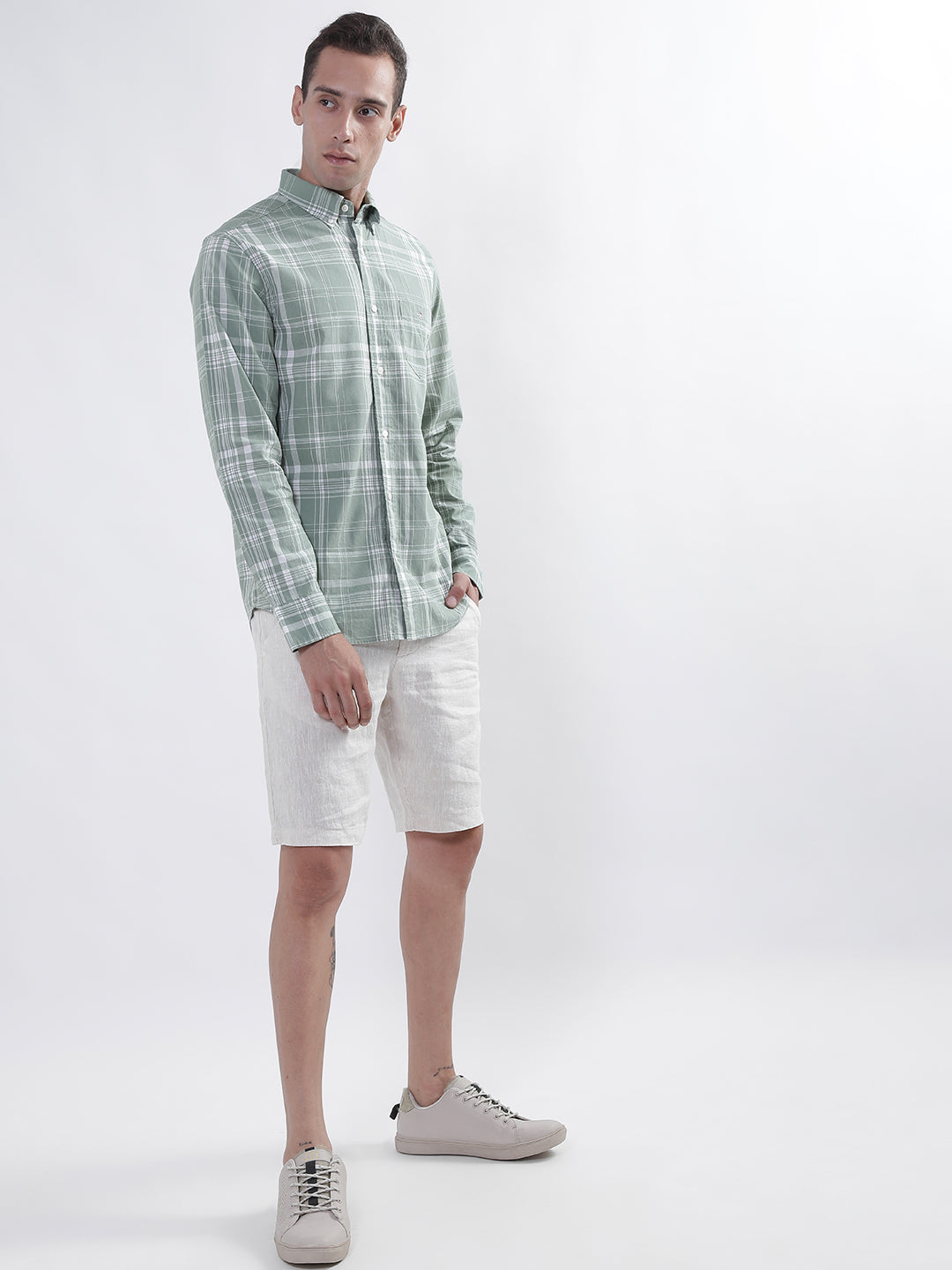 Bruun & Stengade Men Beige Solid Regular Fit Shorts