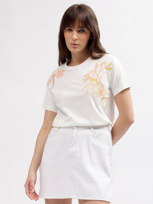 Gant Women White Embroidered Round Neck Short Sleeves T-shirt