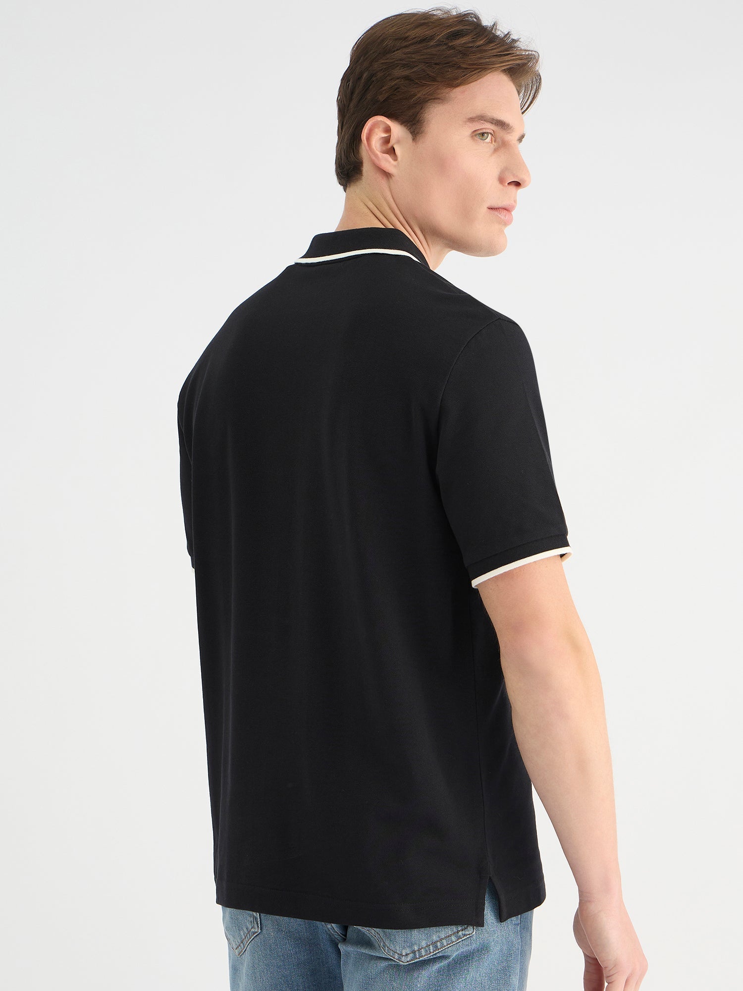 Gant Men Black Regular Fit Solid Polo Tshirt