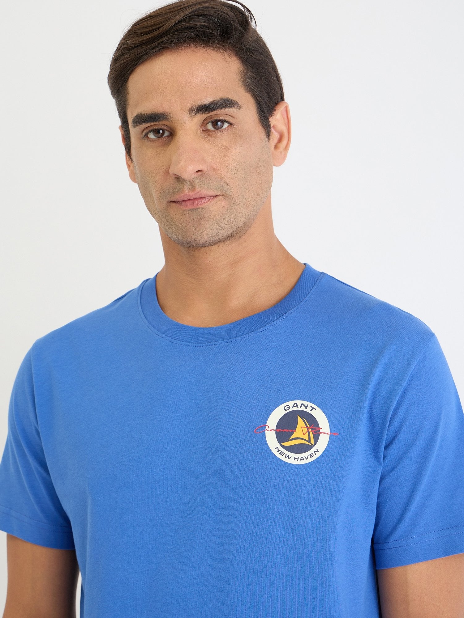 Gant Men Blue Solid Round Neck Tshirt