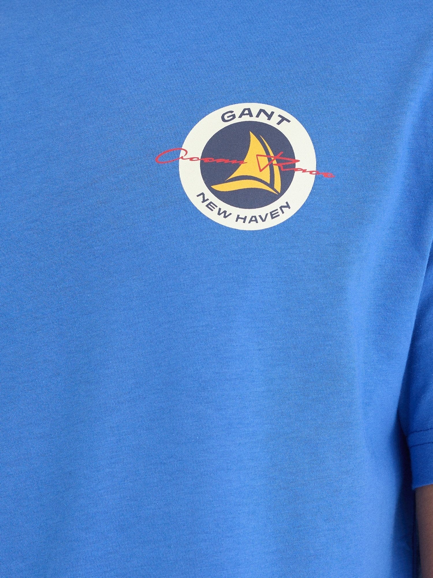 Gant Men Blue Solid Round Neck Tshirt