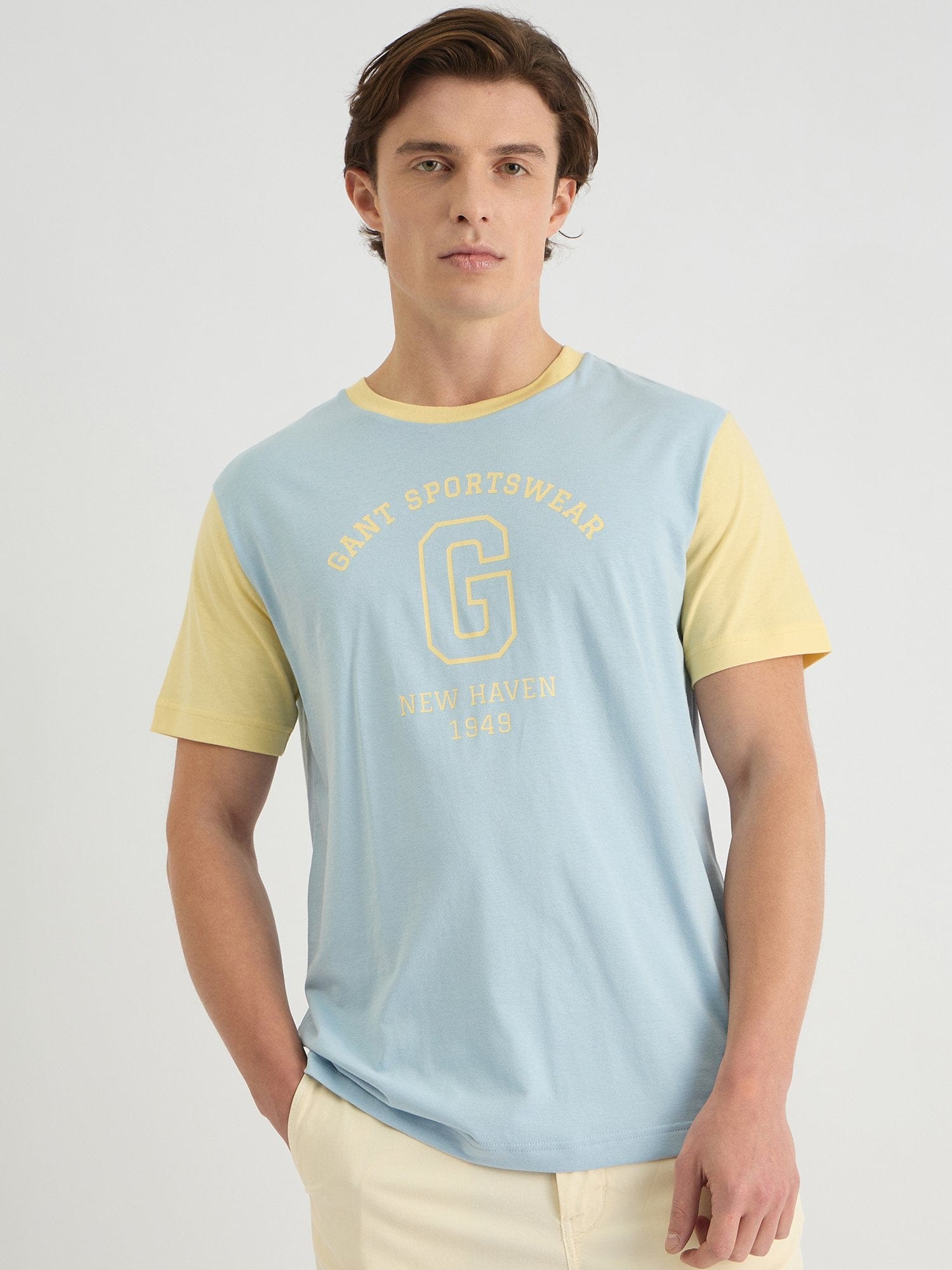 Gant Men Blue Regular Fit Solid Crew Neck Tshirt