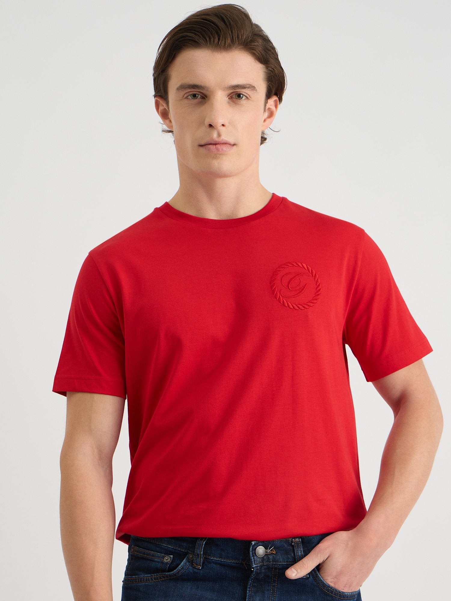 Gant Men Red Regular Fit Solid Crew Neck Tshirt