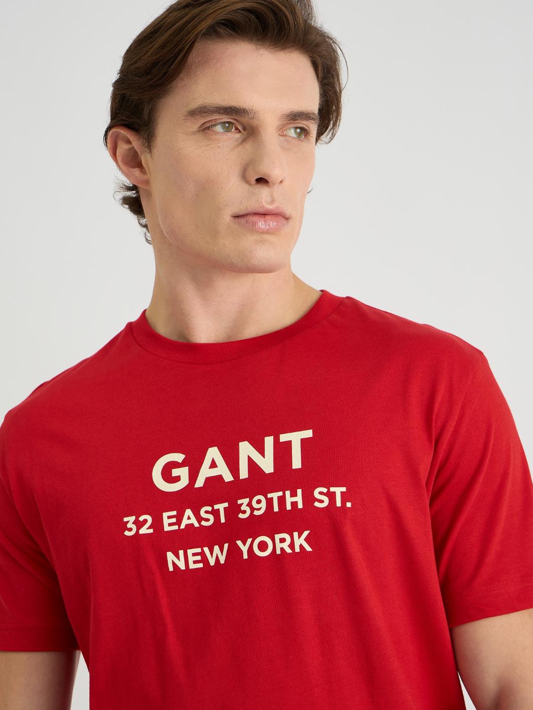 Gant Men Red Regular Fit Solid Crew Neck Tshirt